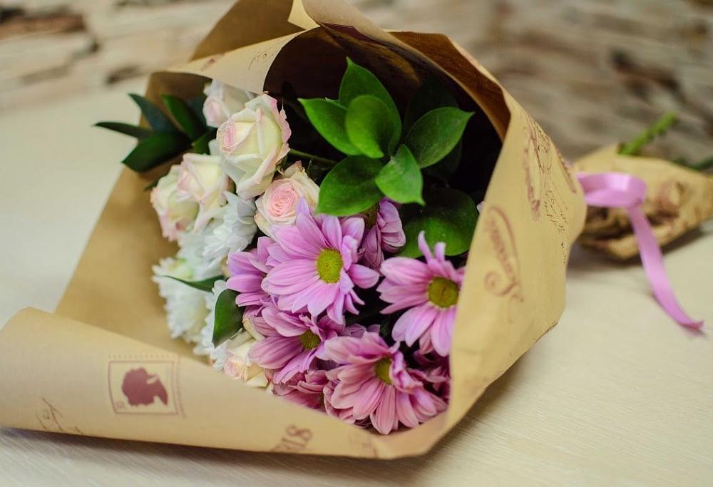 Букет цветов из: Розы и Хризантемы в Зюкайка