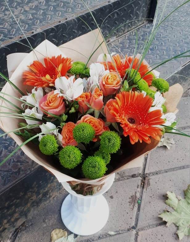 Букет цветов из: Герберы, Хризантемы, Альстромерии и Розы в Зюкайка