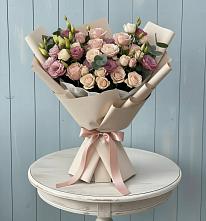 Букет цветов из:  Розы и Лизиантусы в Зюкайка