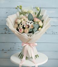 Букет цветов из:  Розы и Лизиантусы в Зюкайка