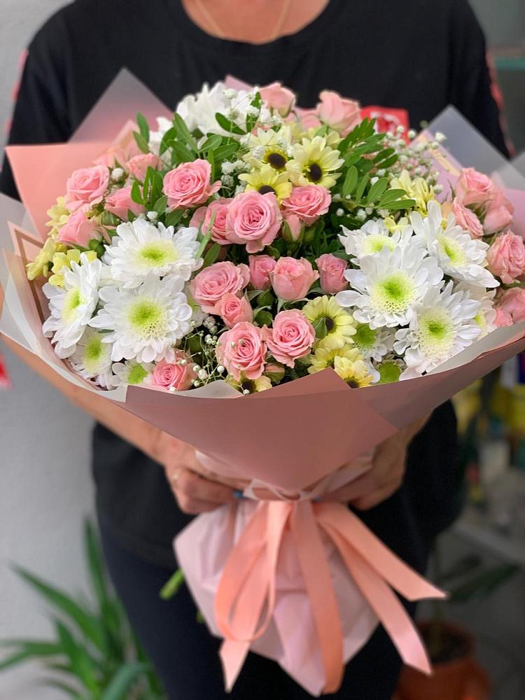 Букет цветов из: Розы и Хризантемы в Зюкайка