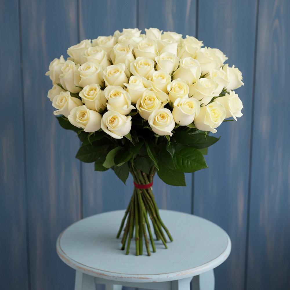 Букет 51 Белая роза Эдлесс Лав в Зюкайка