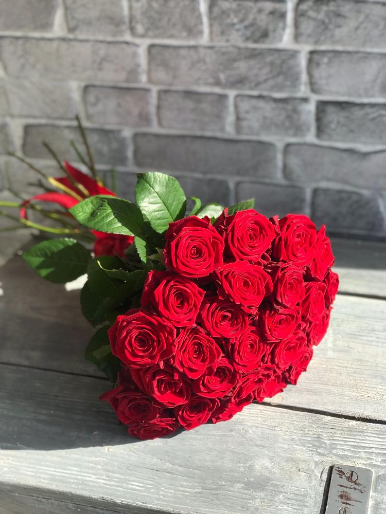 Букет Красные розы Фридом в Зюкайка
