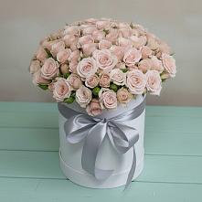 Цветочная композиция из Розы в шляпной коробке в Зюкайка