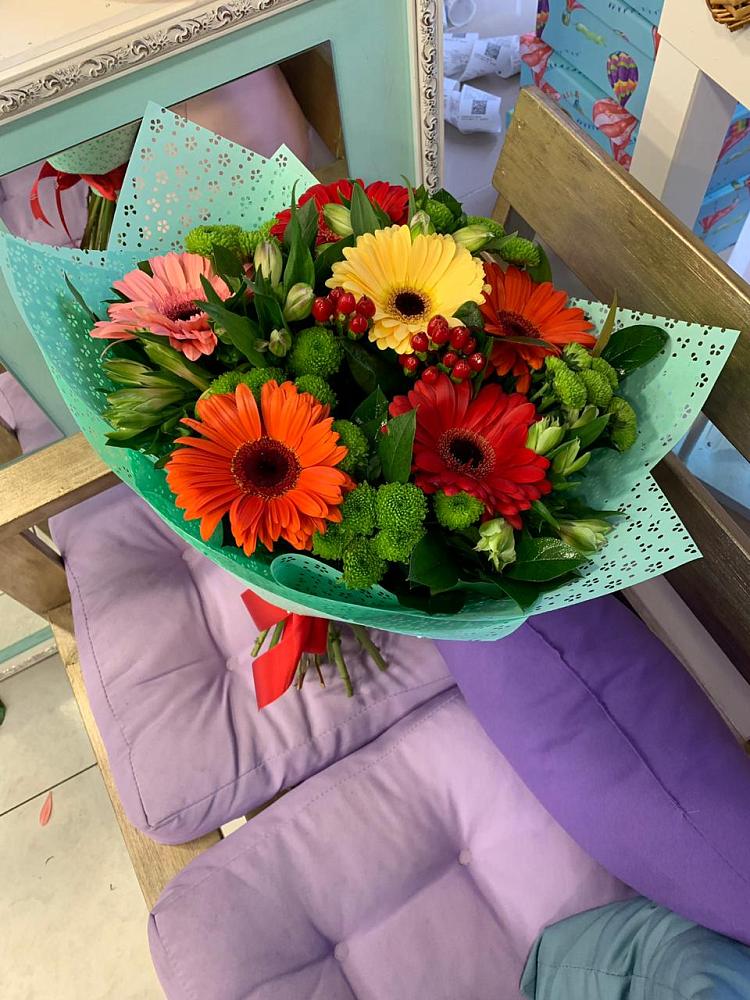 Букет цветов из: Герберы, Хризантемы и Альстромерии в Зюкайка