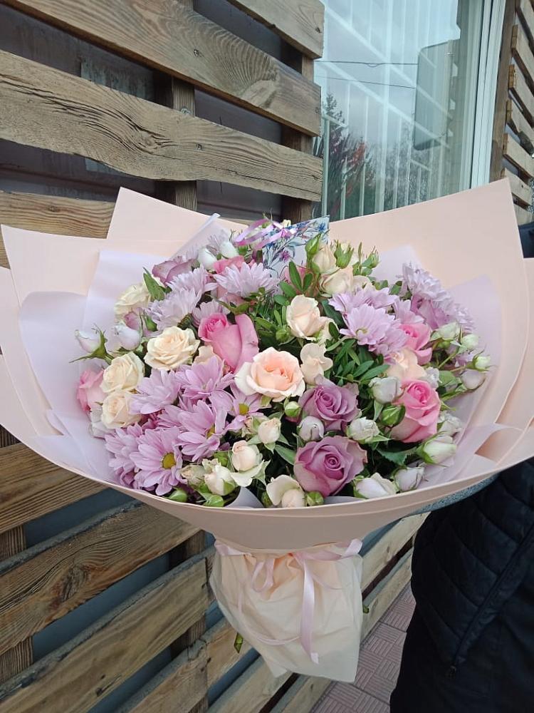 Букет цветов из: Розы и Хризантемы в Зюкайка