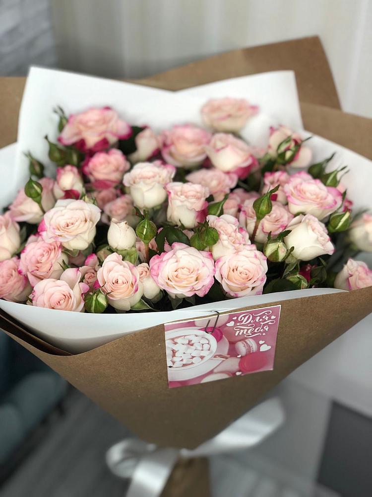 Букет цветов из: Розы в Зюкайка