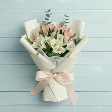 Букет цветов из:  Альстромерии #REPLACE_PRED# Зюкайка