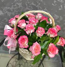 Цветочная композиция из Розы в корзине в Зюкайка