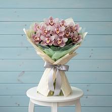 Букет цветов из:  Орхидеи и Розы в Зюкайка