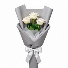 Букет 3 белые розы в Зюкайка