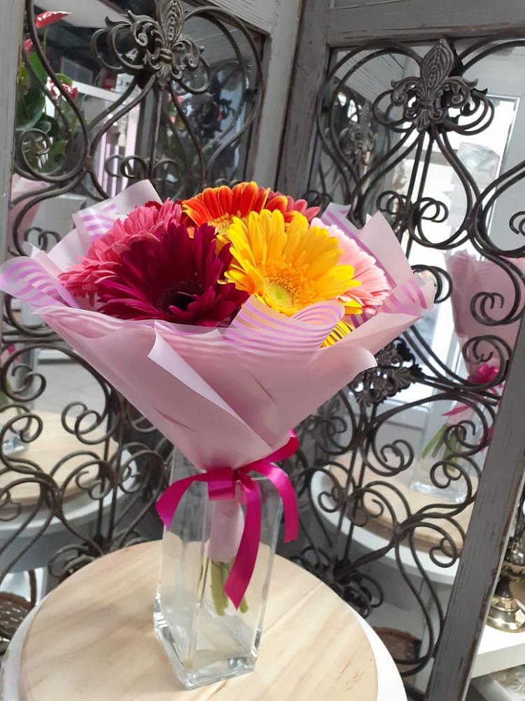 Букет цветов из: Герберы в Зюкайка