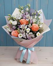 Букет цветов из:  Лизиантусы, Розы, Альстромерии и Гипсофила в Зюкайка
