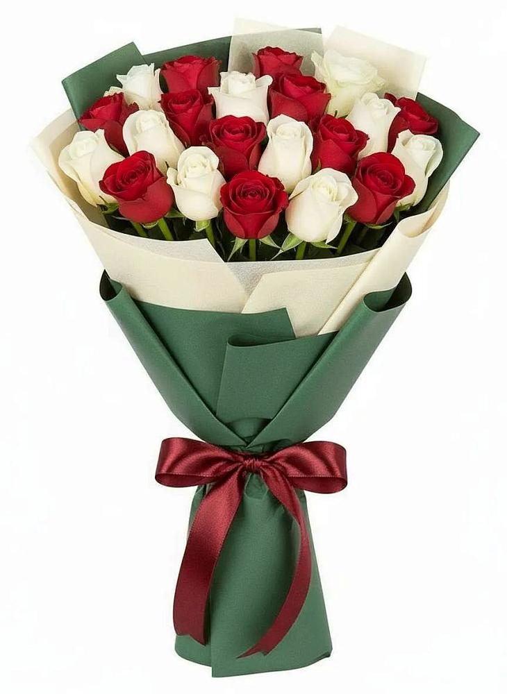 Букет Микс из красных и белых роз в Зюкайка