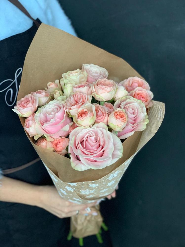 Букет цветов из: Хризантемы и Розы в Зюкайка