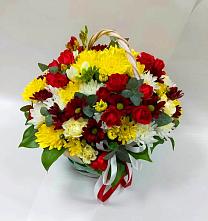Цветочная композиция из Хризантемы и Розы в корзине в Зюкайка