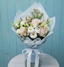 Букет цветов из:  Розы и Лизиантусы в Зюкайка