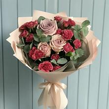 Букет цветов из:  Гвоздики и Розы в Зюкайка