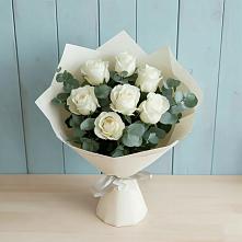Букет Белые розы в Эвкалипте в Зюкайка