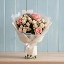Букет цветов из:  Розы в Зюкайка