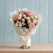 Букет цветов из:  Розы в Зюкайка