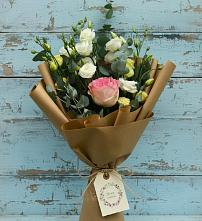 Букет цветов из:  Розы и Лизиантусы в Зюкайка