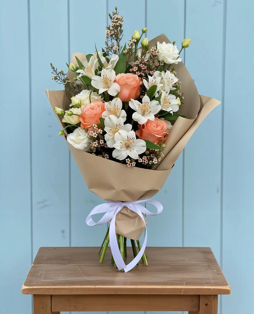 Букет цветов из: Альстромерии, Лизиантусы, Розы и Хризантемы в Зюкайка