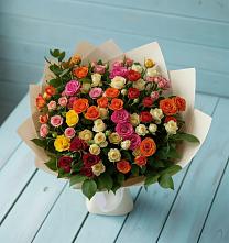 Букет Микс из разноцветных кустовых роз в Зюкайка